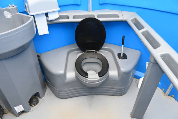 Porta potty delivery and setup in Flowery Branch, GA